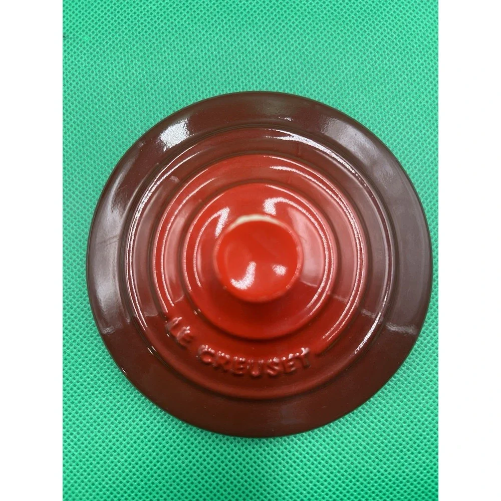 Le Creuset 8 oz Petite Round Casserole 4